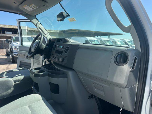 2026 Ford E-350 Cutaway E-350 DRW 158" WB