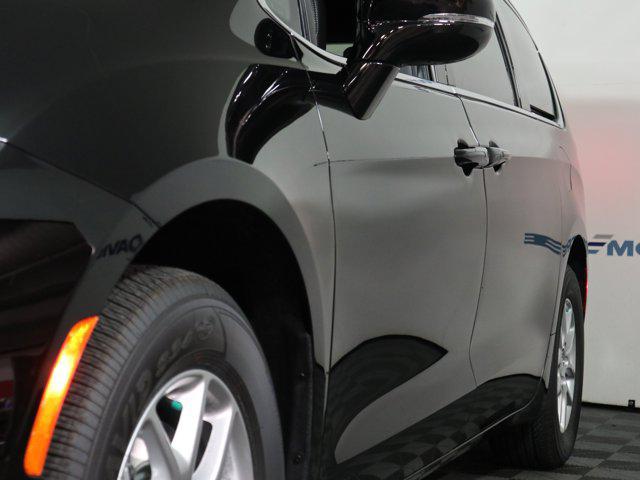 2026 Chrysler Voyager LX
