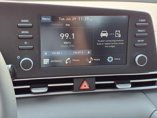2025 Hyundai Elantra SE