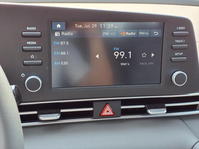 2025 Hyundai Elantra SE