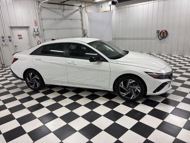 2025 Hyundai Elantra Hybrid SEL Sport