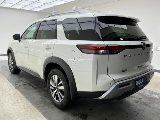 2024 Nissan Pathfinder SL FWD