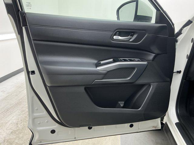 2024 Nissan Pathfinder SL FWD