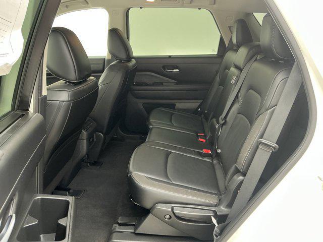 2024 Nissan Pathfinder SL FWD