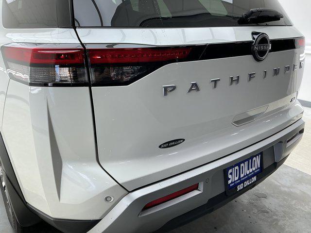 2024 Nissan Pathfinder SL FWD