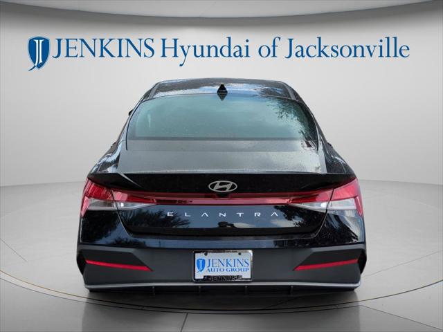 2025 Hyundai Elantra SE