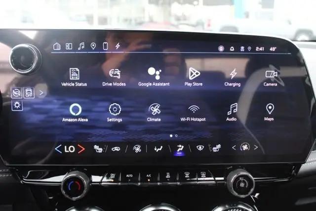 2024 Chevrolet V Blazer eAWD 2LT