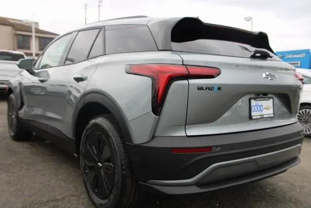 2025 Chevrolet V Blazer eAWD LT