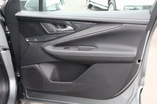 2025 Chevrolet V Blazer eAWD LT
