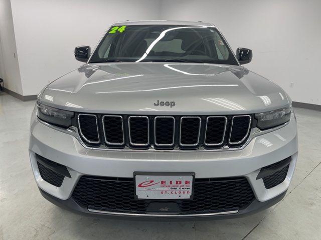 2024 Jeep Grand Cherokee Laredo 4x4 2024 Jeep Grand Cherokee Laredo 4x4