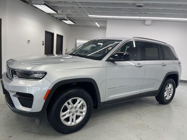 2024 Jeep Grand Cherokee Laredo 4x4 2024 Jeep Grand Cherokee Laredo 4x4