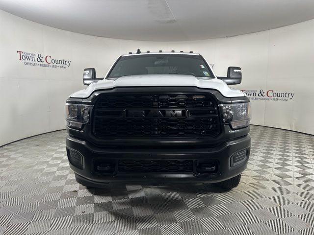 2024 RAM 3500 Tradesman Crew Cab 4x4 8 Box