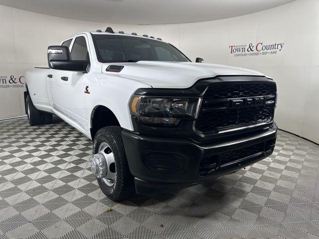 2024 RAM 3500 Tradesman Crew Cab 4x4 8 Box