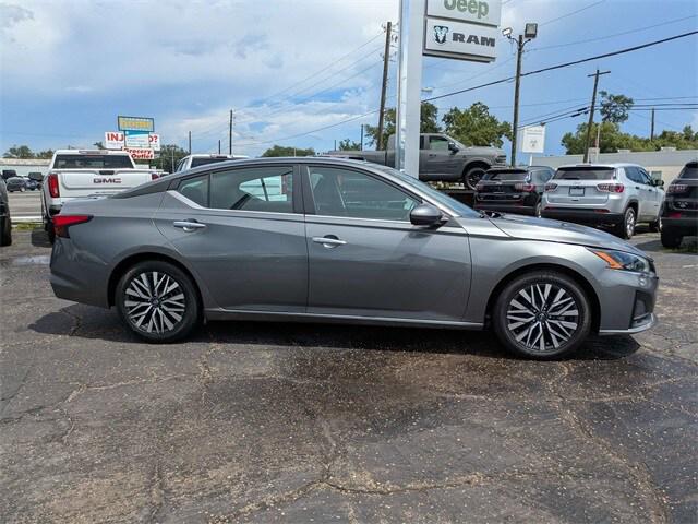 2023 Nissan Altima SV FWD
