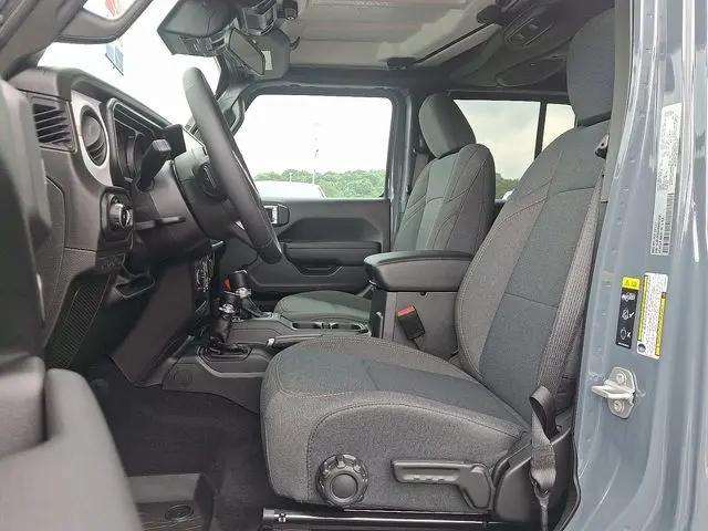 2025 Jeep Wrangler 4-Door Summit 4x4