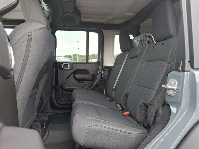 2025 Jeep Wrangler 4-Door Summit 4x4