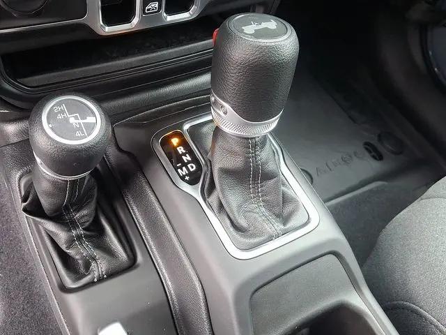 2025 Jeep Wrangler 4-Door Summit 4x4
