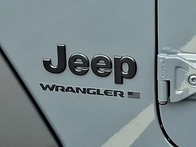 2025 Jeep Wrangler 4-Door Summit 4x4