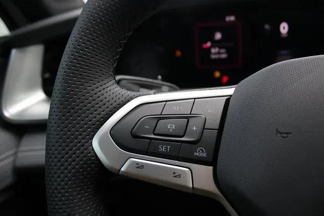2025 Volkswagen Tiguan 2.0T SE R-Line Black