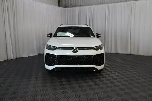 2025 Volkswagen Tiguan 2.0T SE R-Line Black