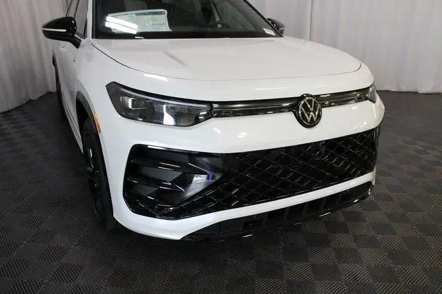 2025 Volkswagen Tiguan 2.0T SE R-Line Black