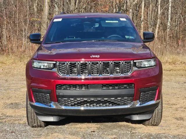 2025 Jeep Grand Cherokee L Laredo X 4x4