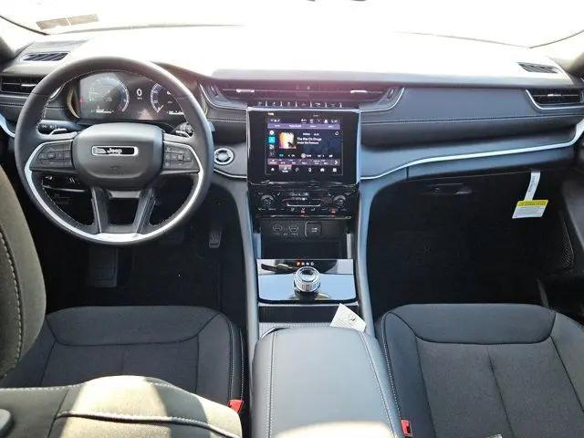 2025 Jeep Grand Cherokee L Laredo X 4x4