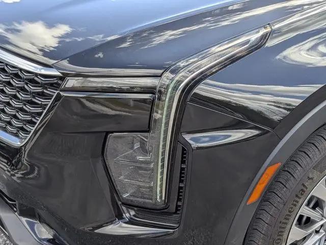 2024 Cadillac XT4 AWD Premium Luxury