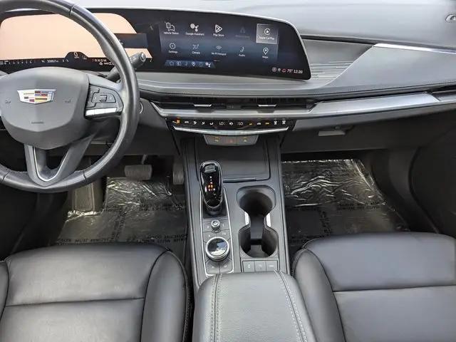 2024 Cadillac XT4 AWD Premium Luxury