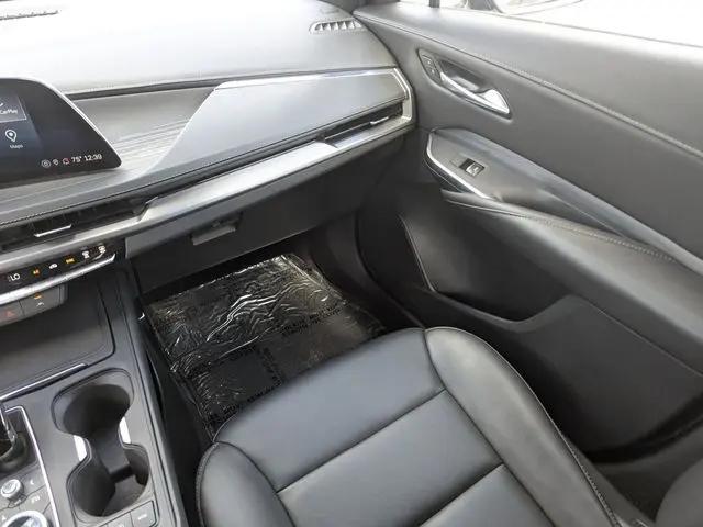 2024 Cadillac XT4 AWD Premium Luxury