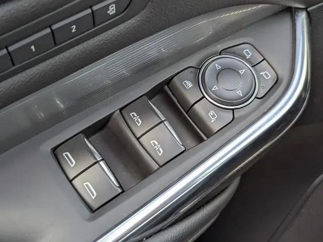 2024 Cadillac XT4 AWD Premium Luxury