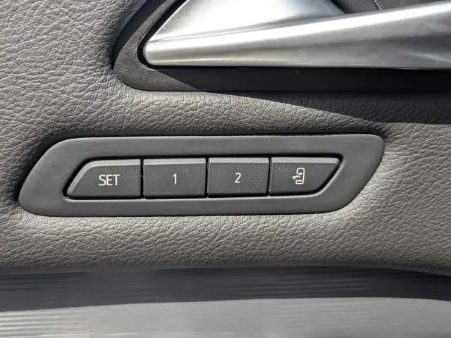 2024 Cadillac XT4 AWD Premium Luxury