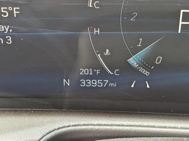 2024 Cadillac XT4 AWD Premium Luxury