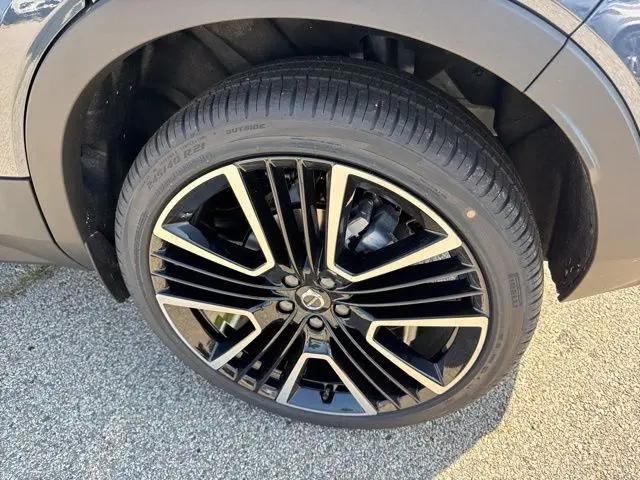 2026 Volvo XC40 Black Edition Ultra, B5 AWD Gas (mild hybrid)