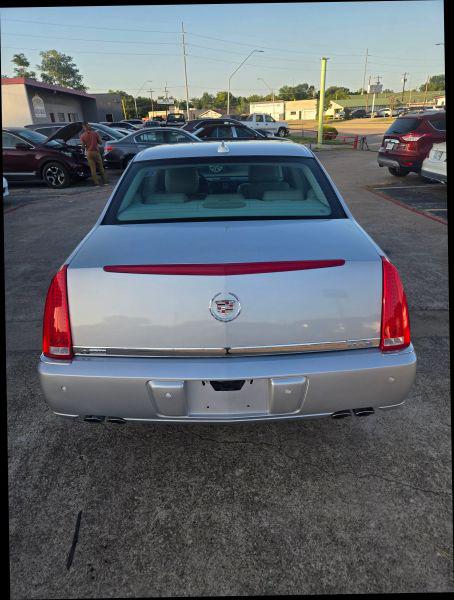 2011 Cadillac DTS Premium Collection