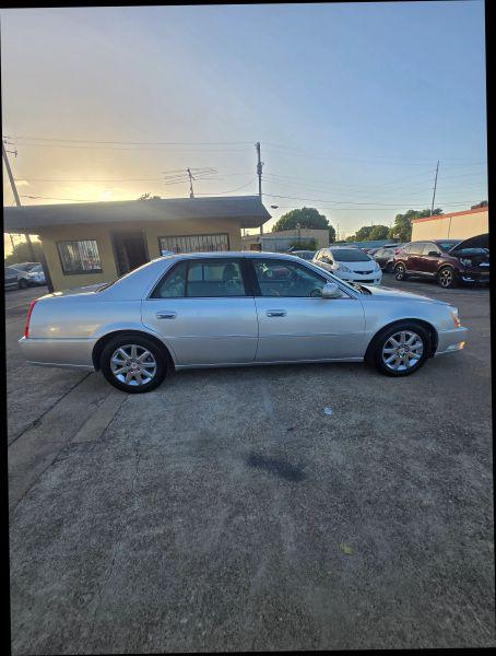 2011 Cadillac DTS Premium Collection