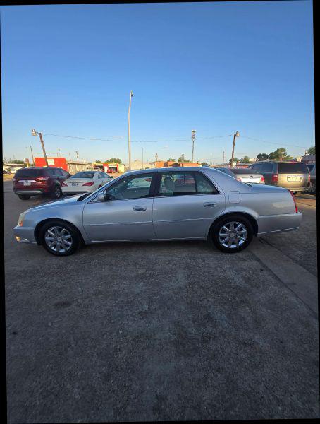 2011 Cadillac DTS Premium Collection
