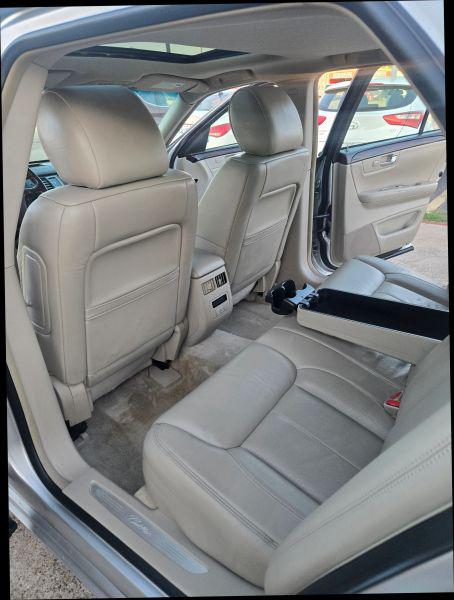 2011 Cadillac DTS Premium Collection