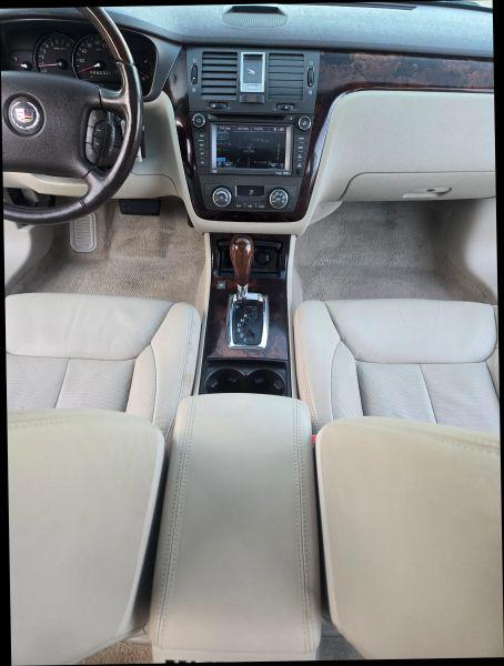 2011 Cadillac DTS Premium Collection
