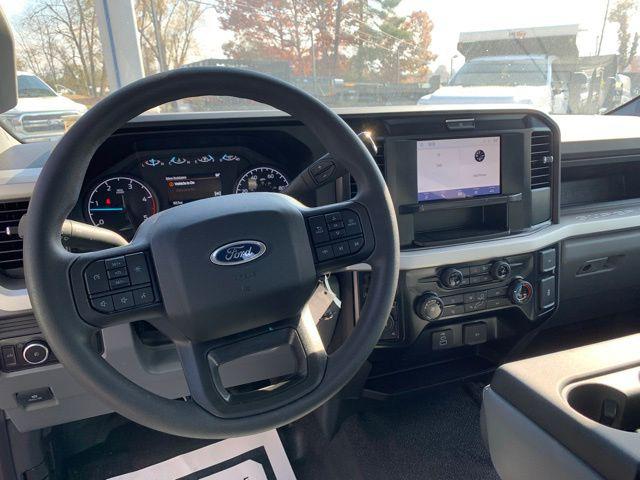2025 Ford F-550 XL