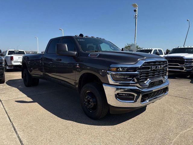 2026 RAM Ram 3500 RAM 3500 TRADESMAN CREW CAB 4X4 8 BOX 2026 RAM Ram 3500 RAM 3500 TRADESMAN CREW CAB 4X4 8 BOX