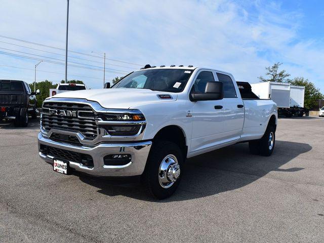 2026 RAM Ram 3500 RAM 3500 TRADESMAN CREW CAB 4X4 8 BOX