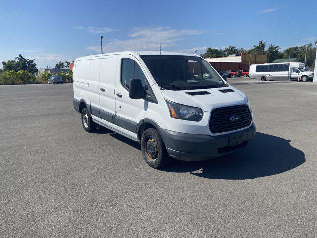 2015 Ford Transit-250 T-250 130 LW RF S 2015 Ford Transit-250 T-250 130 LW RF S