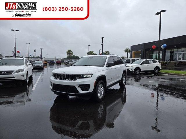 2023 Jeep Grand Cherokee Laredo 4x2