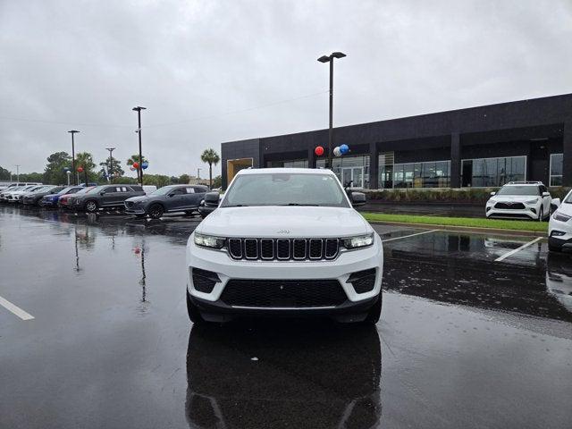 2023 Jeep Grand Cherokee Laredo 4x2
