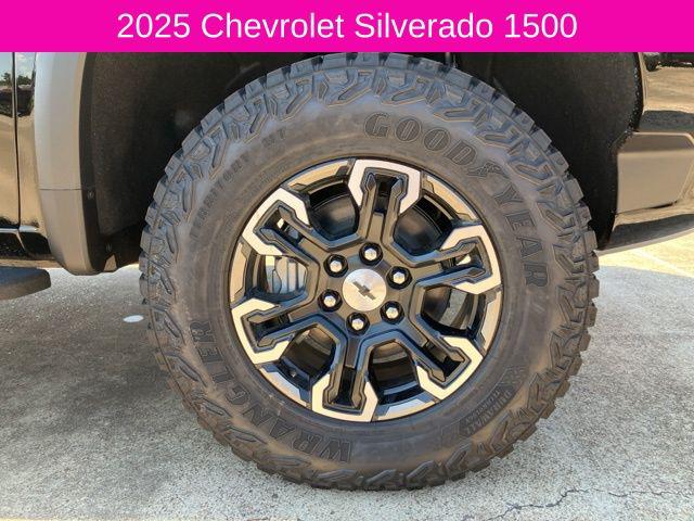 2025 Chevrolet Silverado 1500 4WD Crew Cab Short Bed ZR2
