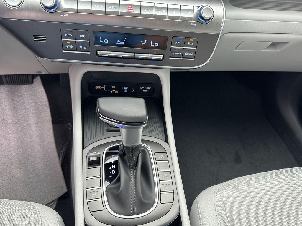 New 2026 White HYUNDAI SEL Sport FWD image 21