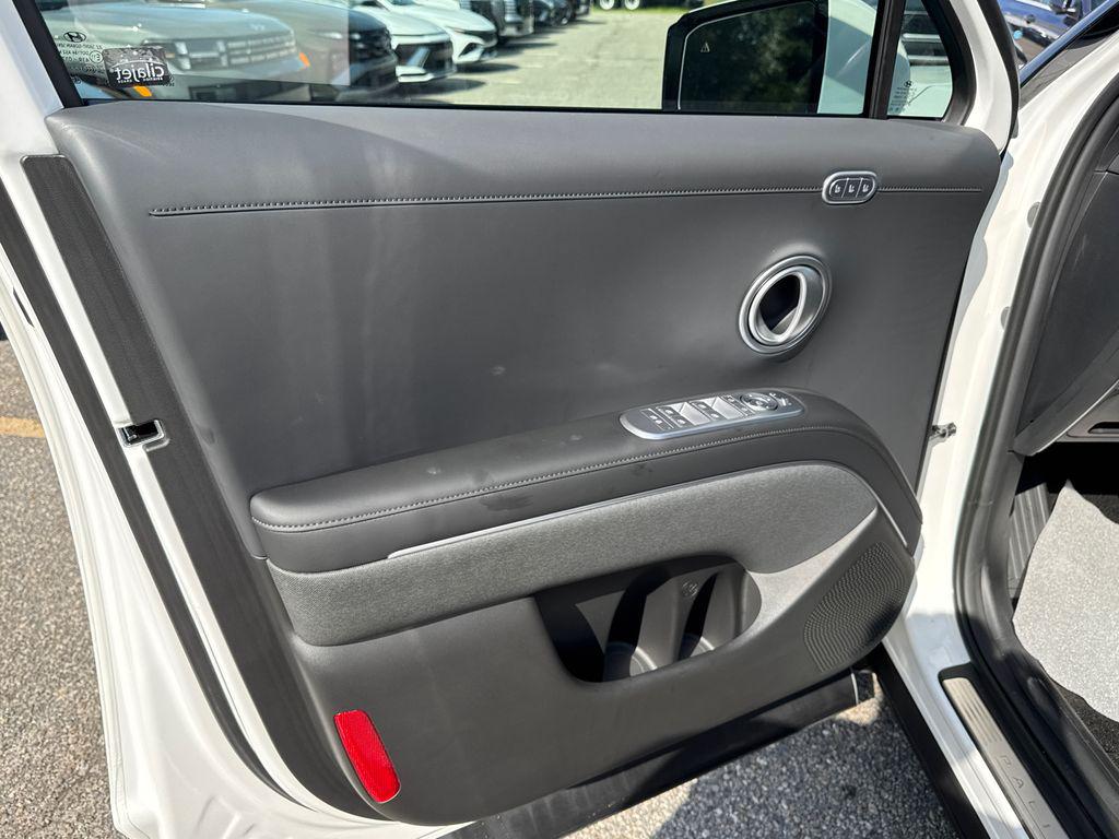 New 2026 White HYUNDAI Calligraphy FWD image 11
