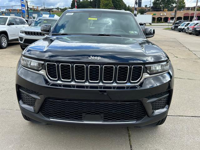 2025 Jeep Grand Cherokee GRAND CHEROKEE LAREDO 4X4
