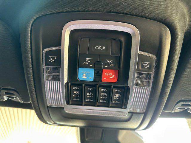 2025 Ram 1500 Big Horn Crew Cab 4x4 5'7" Box
